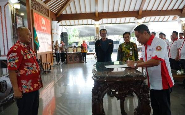 Kukuhkan Pengurus Karang Taruna Kabupaten Pati, Pj Bupati: Bersama Membangun Daerah